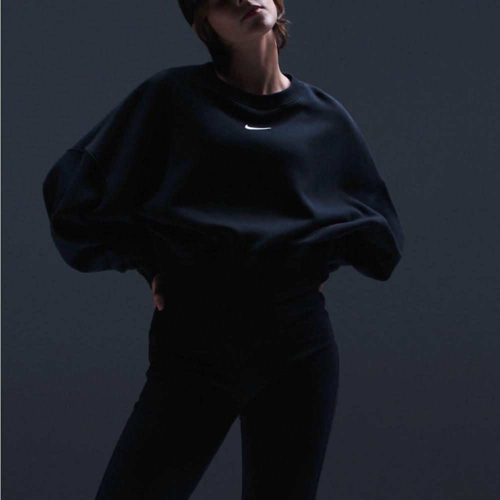 Nike Black Over-Oversized Crew Neck Sweatshirt small